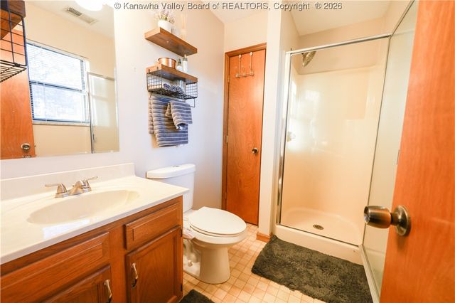 225 Sunset Drive, Hurricane, WV 25526