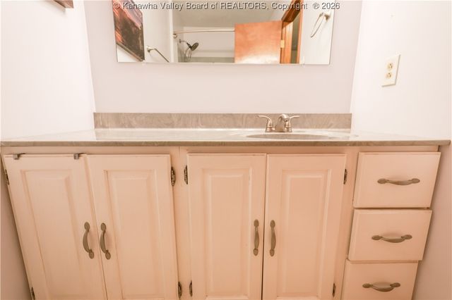 225 Sunset Drive, Hurricane, WV 25526