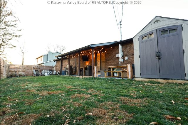 225 Sunset Drive, Hurricane, WV 25526