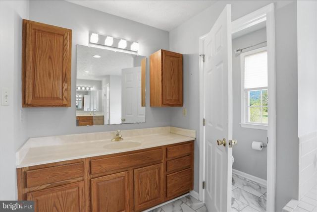 300 TAVISTOCK DR, Winchester, VA 22602