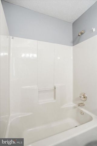 300 TAVISTOCK DR, Winchester, VA 22602