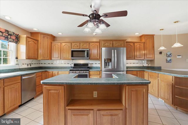 300 TAVISTOCK DR, Winchester, VA 22602