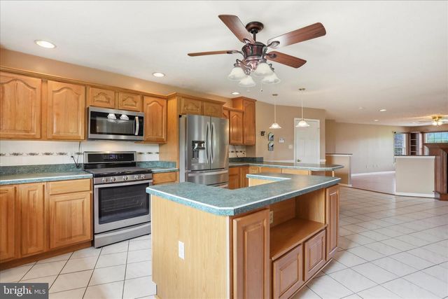 300 TAVISTOCK DR, Winchester, VA 22602