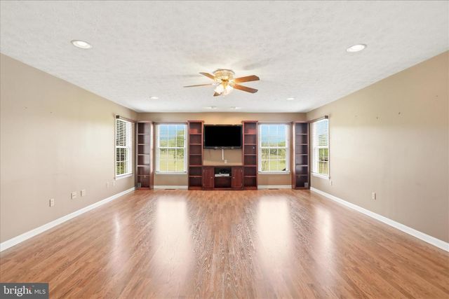300 TAVISTOCK DR, Winchester, VA 22602