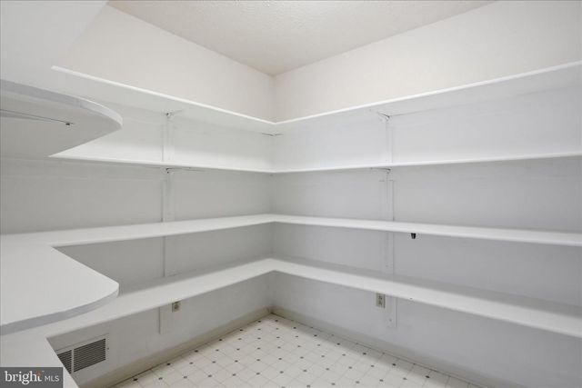 300 TAVISTOCK DR, Winchester, VA 22602