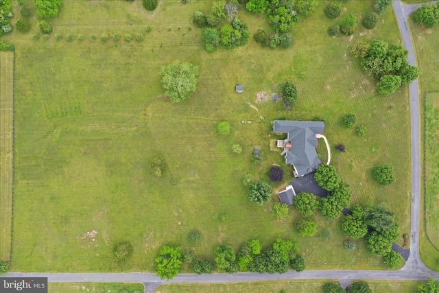 300 TAVISTOCK DR, Winchester, VA 22602