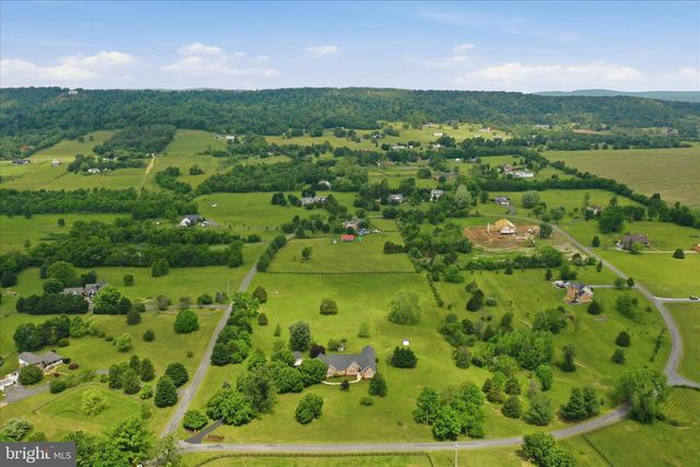 300 TAVISTOCK DR, Winchester, VA 22602