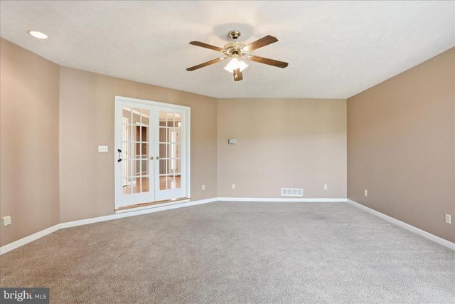 300 TAVISTOCK DR, Winchester, VA 22602
