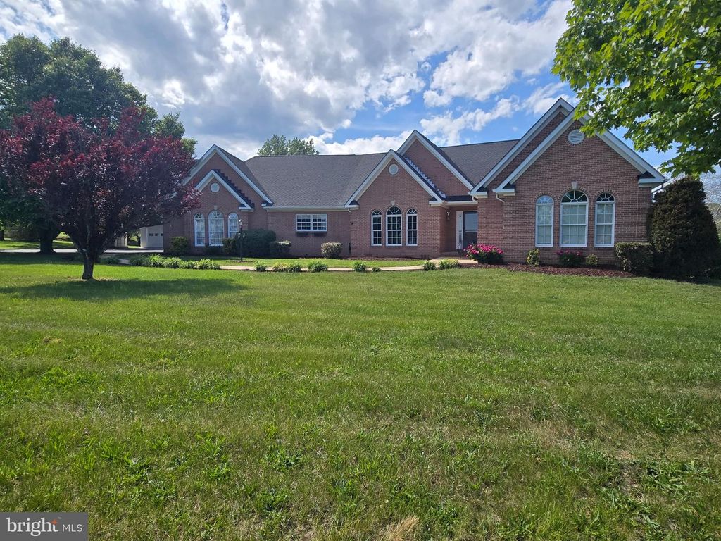 300 TAVISTOCK DR, Winchester, VA 22602