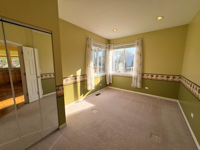 39302 N Queensbury Lane, Beach Park, IL 60083