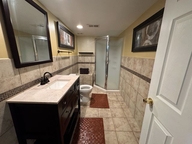 39302 N Queensbury Lane, Beach Park, IL 60083