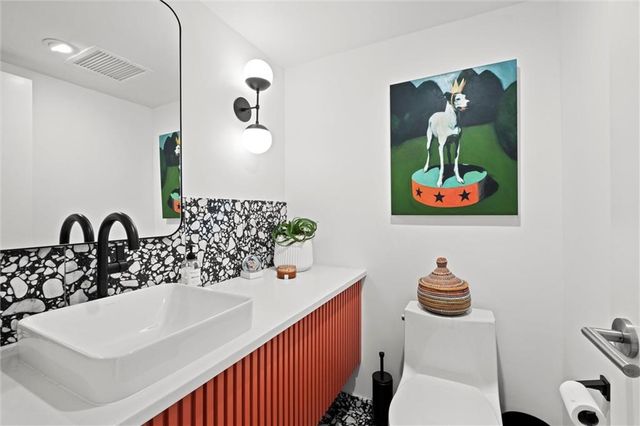 2510 Grand Boulevard 1702-03, Kansas City, MO 64108