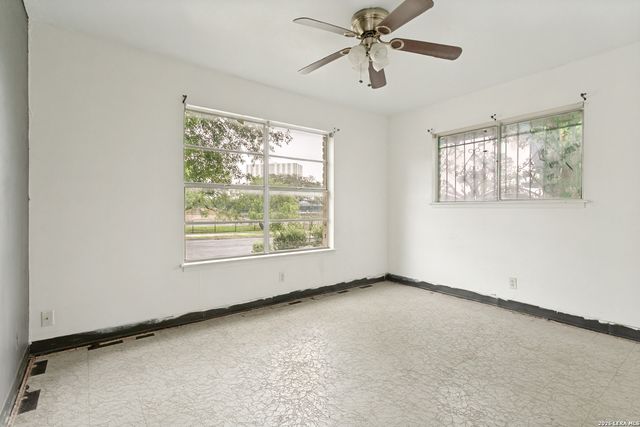 622 TRAFALGAR RD, San Antonio, TX 78216