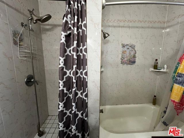 668 E 113th Street, Los Angeles, CA 90059