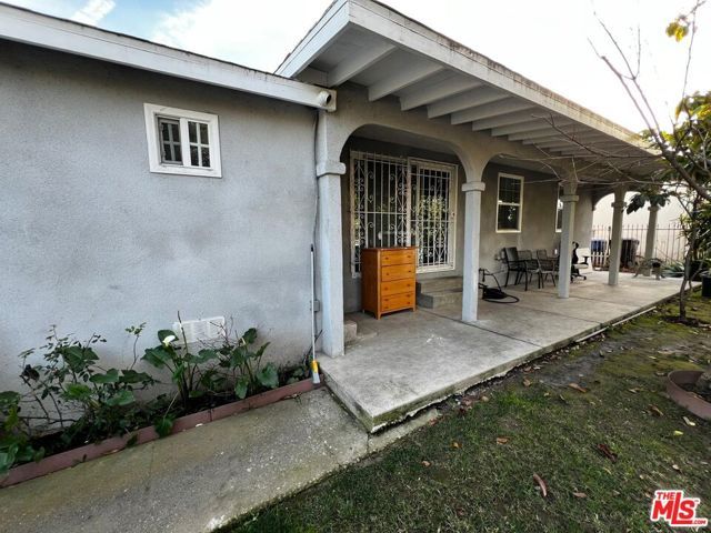 668 E 113th Street, Los Angeles, CA 90059