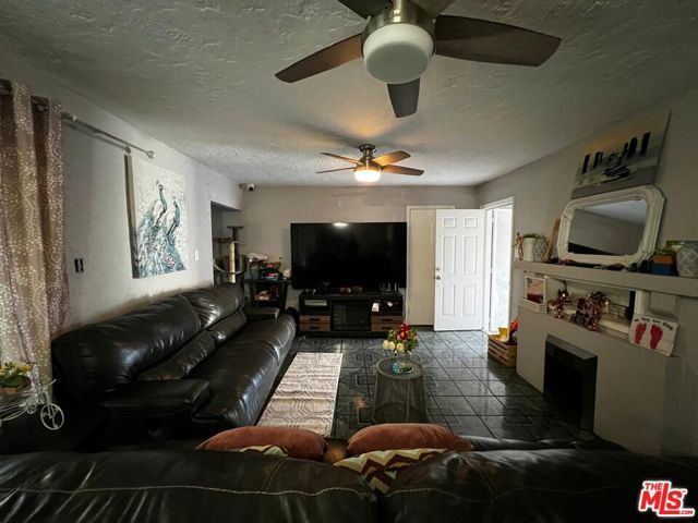 668 E 113th Street, Los Angeles, CA 90059