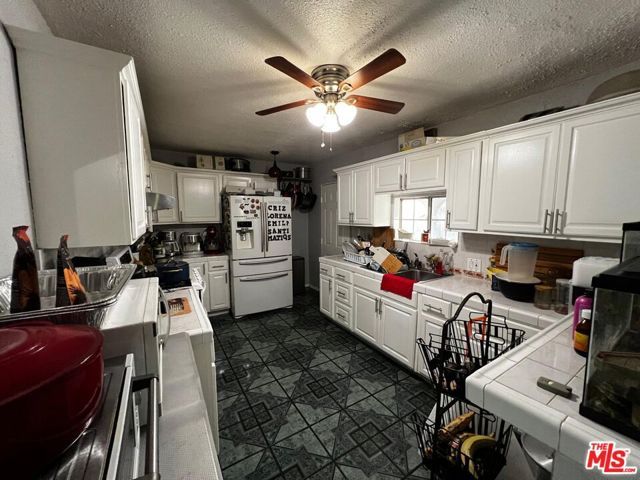 668 E 113th Street, Los Angeles, CA 90059