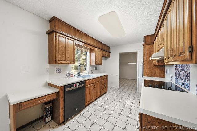 503 W 33rd Street, Sand Springs, OK 74063