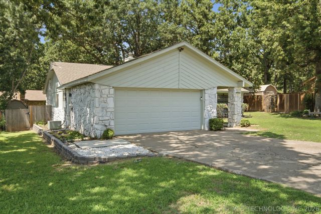 503 W 33rd Street, Sand Springs, OK 74063