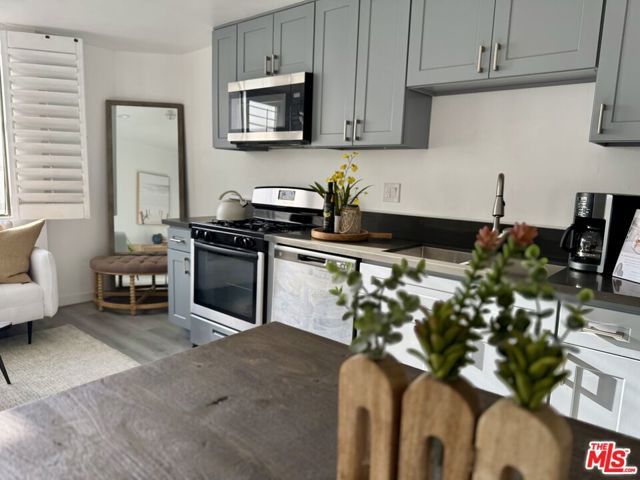 14 Mast Street, Marina Del Rey, CA 90292