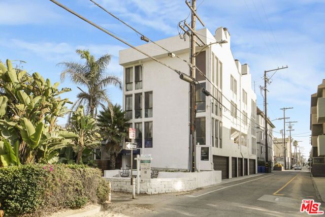 14 Mast Street, Marina Del Rey, CA 90292