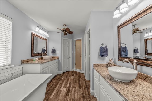 370 Saint Andrews Drive, Mabank, TX 75156