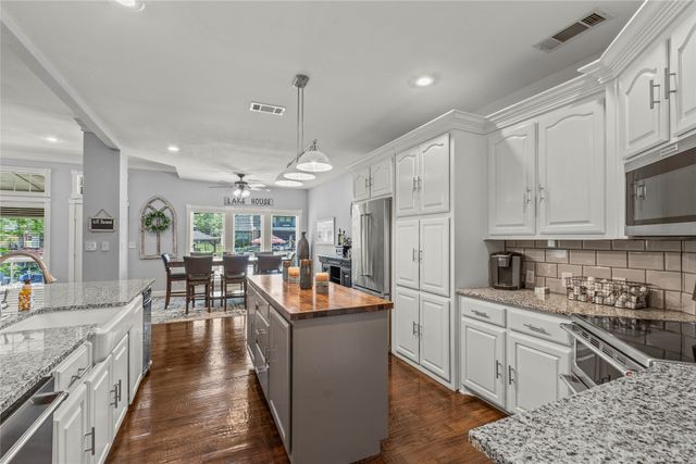 370 Saint Andrews Drive, Mabank, TX 75156
