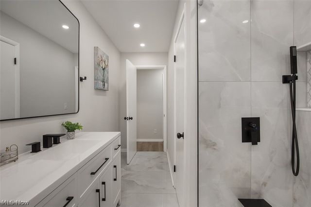 5301 Mardale Avenue, Bedford Heights, OH 44146