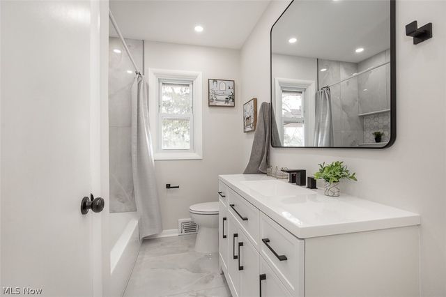 5301 Mardale Avenue, Bedford Heights, OH 44146