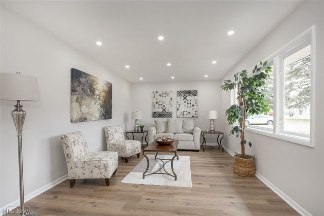 5301 Mardale Avenue, Bedford Heights, OH 44146