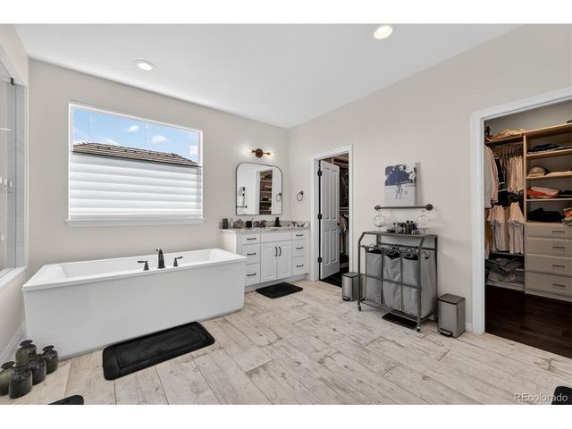 16036 Swan Mountain Dr, Broomfield, CO 80023