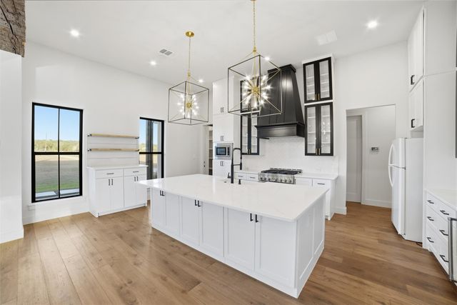 23937 Oscar RD, Spicewood, TX 78669