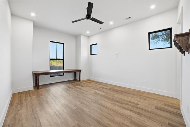 23937 Oscar RD, Spicewood, TX 78669