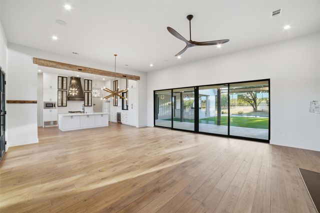 23937 Oscar RD, Spicewood, TX 78669