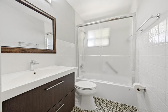 905 NE 28th Street 206, Wilton Manors, FL 33334