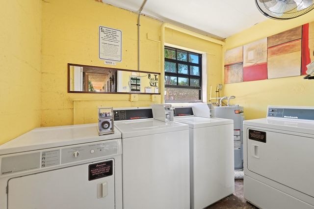 905 NE 28th Street 206, Wilton Manors, FL 33334