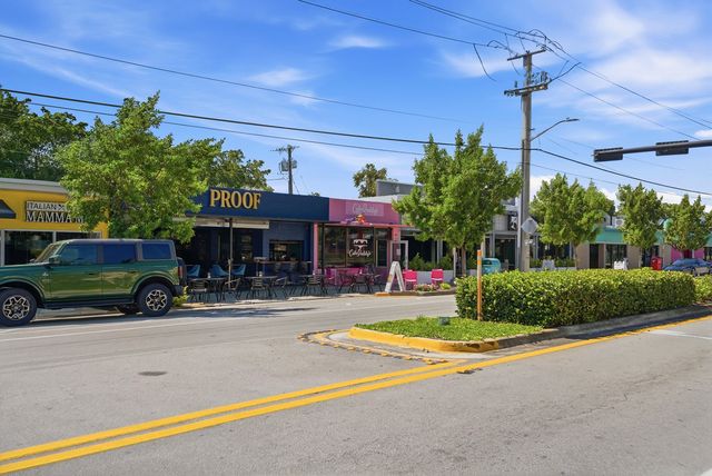 905 NE 28th Street 206, Wilton Manors, FL 33334
