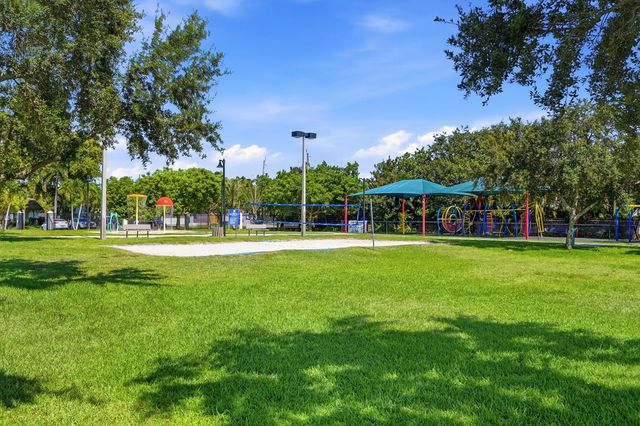 905 NE 28th Street 206, Wilton Manors, FL 33334