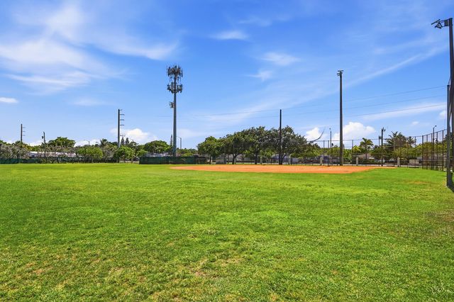 905 NE 28th Street 206, Wilton Manors, FL 33334