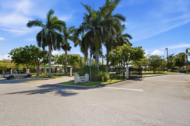905 NE 28th Street 206, Wilton Manors, FL 33334