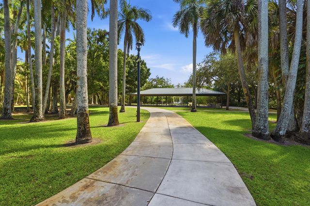 905 NE 28th Street 206, Wilton Manors, FL 33334