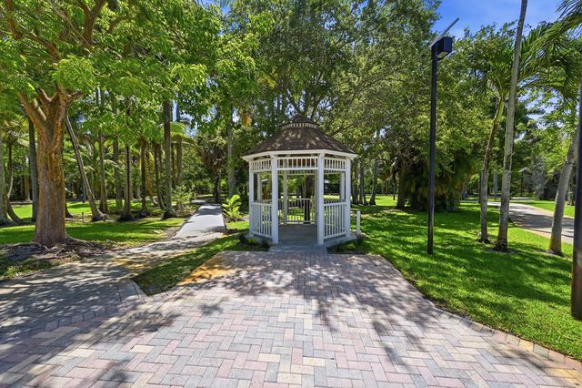 905 NE 28th Street 206, Wilton Manors, FL 33334