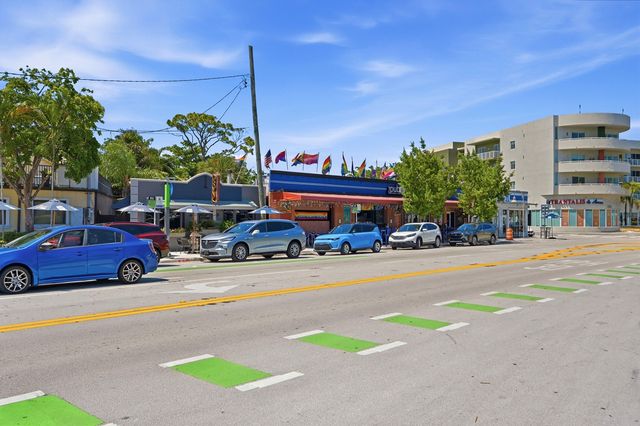 905 NE 28th Street 206, Wilton Manors, FL 33334