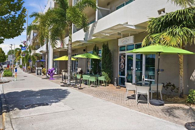 905 NE 28th Street 206, Wilton Manors, FL 33334