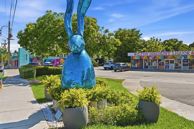 905 NE 28th Street 206, Wilton Manors, FL 33334