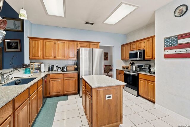 1246 Reawick Dr, San Antonio, TX 78253