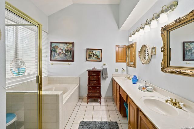 1246 Reawick Dr, San Antonio, TX 78253