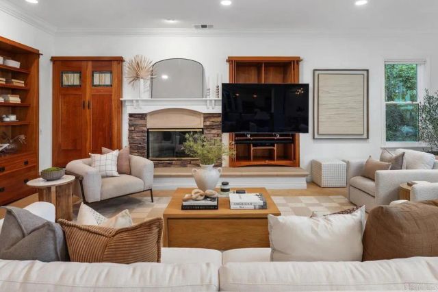 7971 Paseo Esmerado, Carlsbad, CA 92009