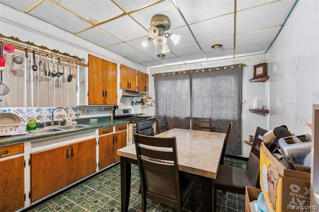 5003 Maple Street, Dearborn, MI 48126