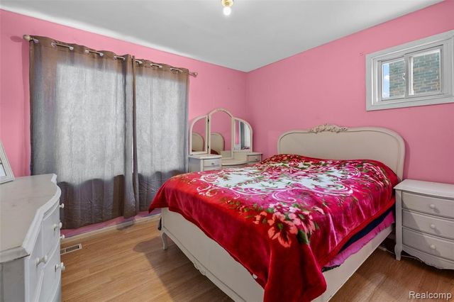 5003 Maple Street, Dearborn, MI 48126